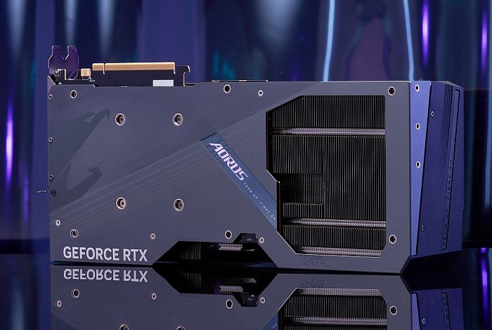 Фото - Одна GIGABYTE RTX 4090 AORUS MASTER может вместить в себя пять RTX 2070S